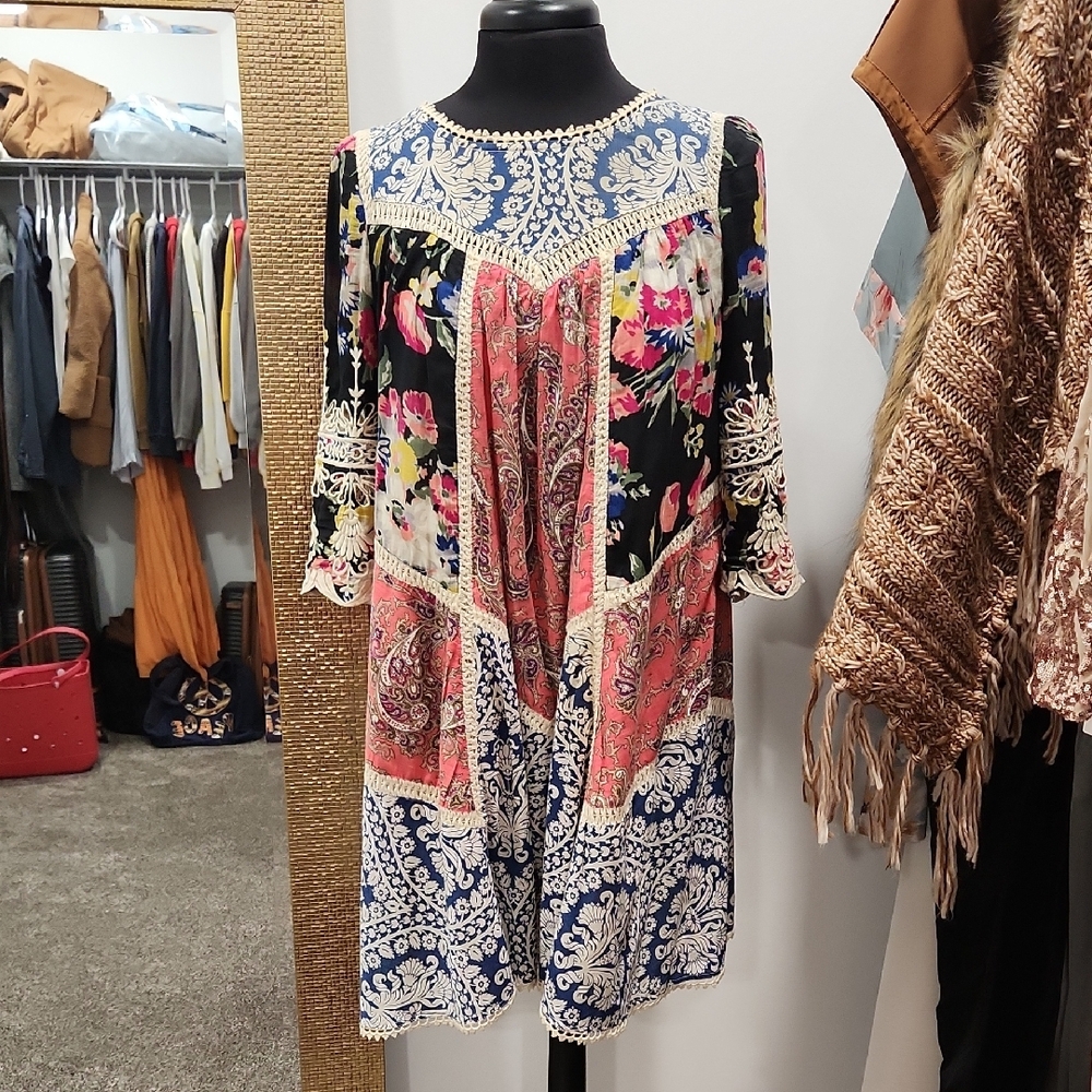Anthropology 🔥 🌸Midi Tunic with Graphic 3/4 Sleeves